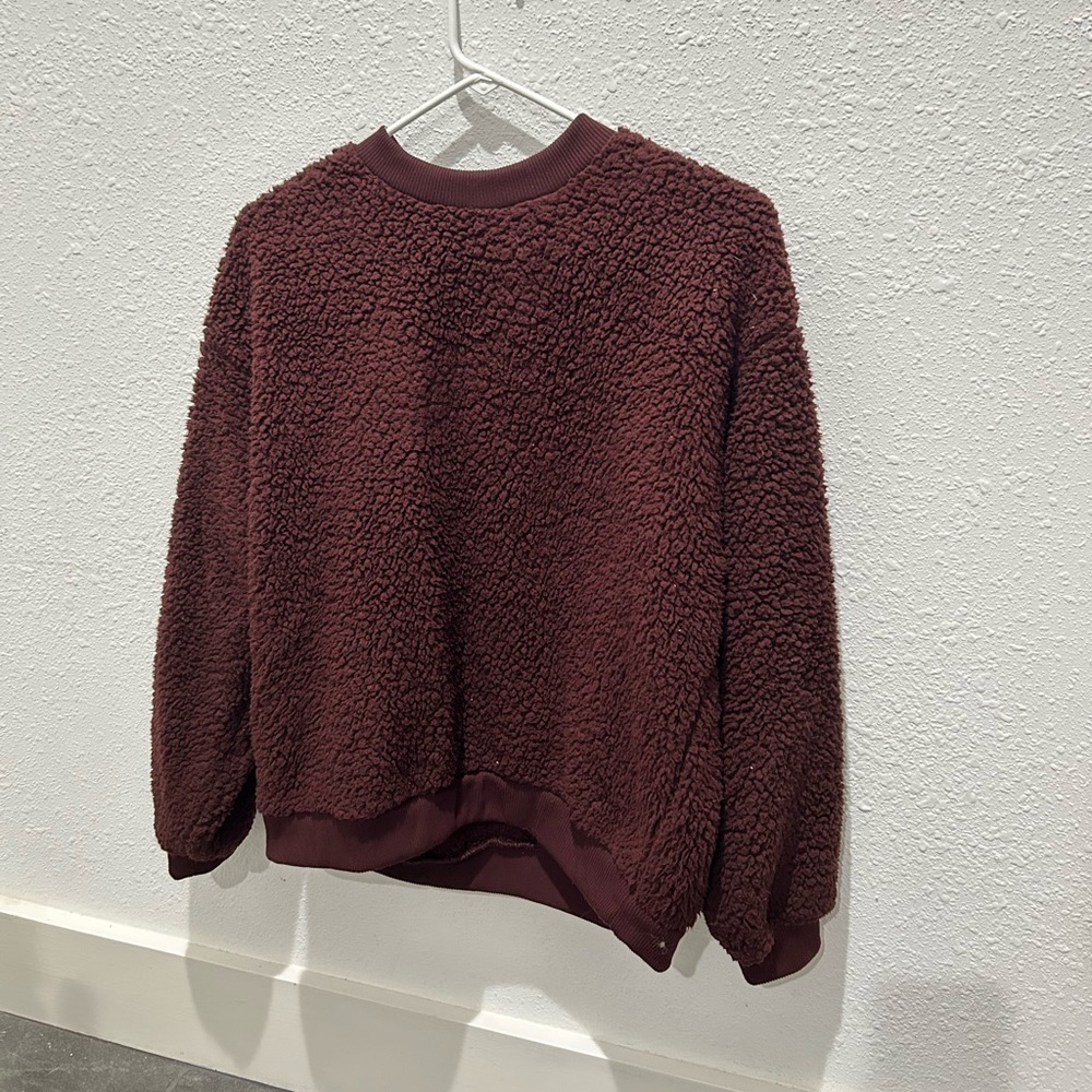 Maroon sherpa crew neck